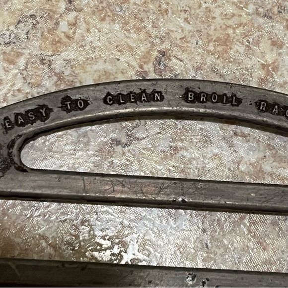 8” Round Aluminum Broil Rack - Picture 4 of 7